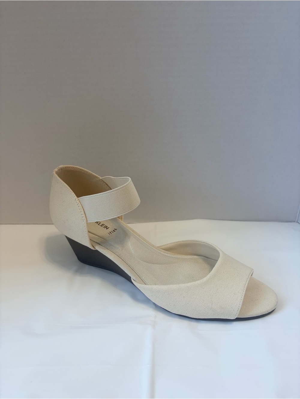 Anne Klein iFlex Tatiana Women's Cream Wedge Sandal 7.5